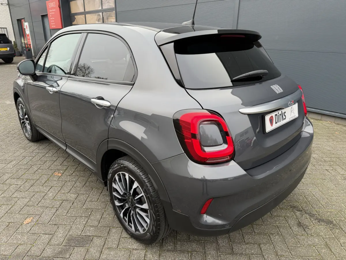 130pk Hybrid (Camera - LED - Navigatie via APP - Parkeersensoren V+A - Automatische Airco - 17")