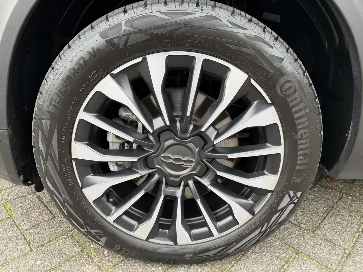 130pk Hybrid (Camera - LED - Navigatie via APP - Parkeersensoren V+A - Automatische Airco - 17")