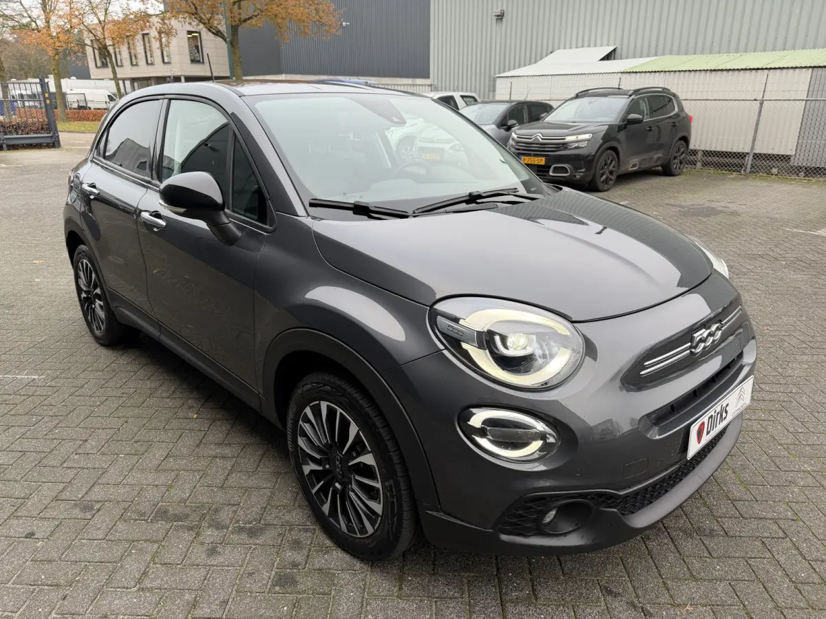 130pk Hybrid (Camera - LED - Navigatie via APP - Parkeersensoren V+A - Automatische Airco - 17")