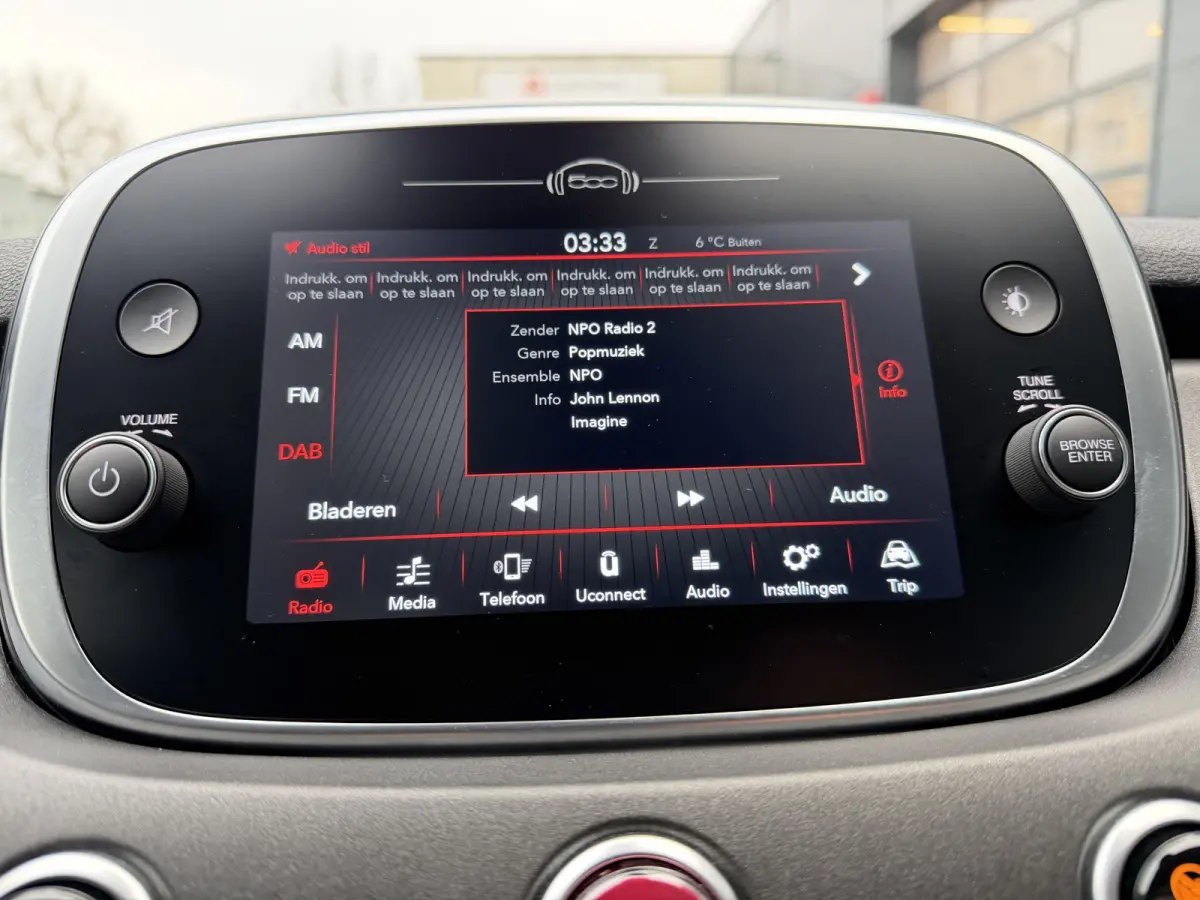 130pk Hybrid (Camera - LED - Navigatie via APP - Parkeersensoren V+A - Automatische Airco - 17")