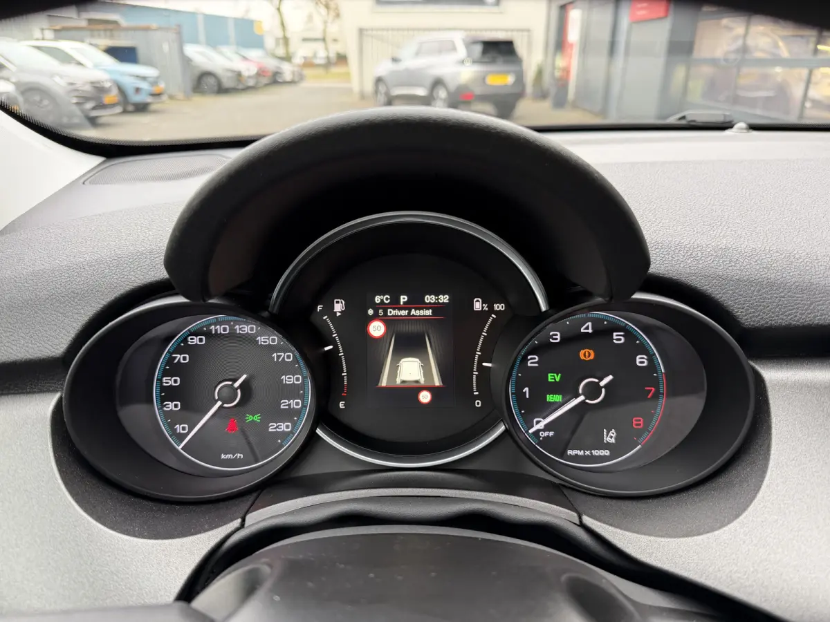 130pk Hybrid (Camera - LED - Navigatie via APP - Parkeersensoren V+A - Automatische Airco - 17")