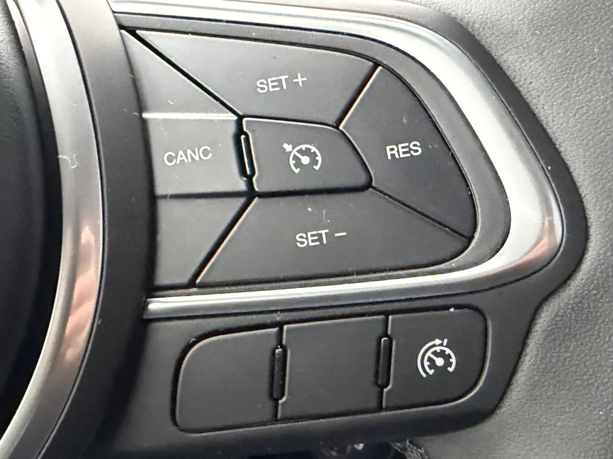130pk Hybrid (Camera - LED - Navigatie via APP - Parkeersensoren V+A - Automatische Airco - 17")