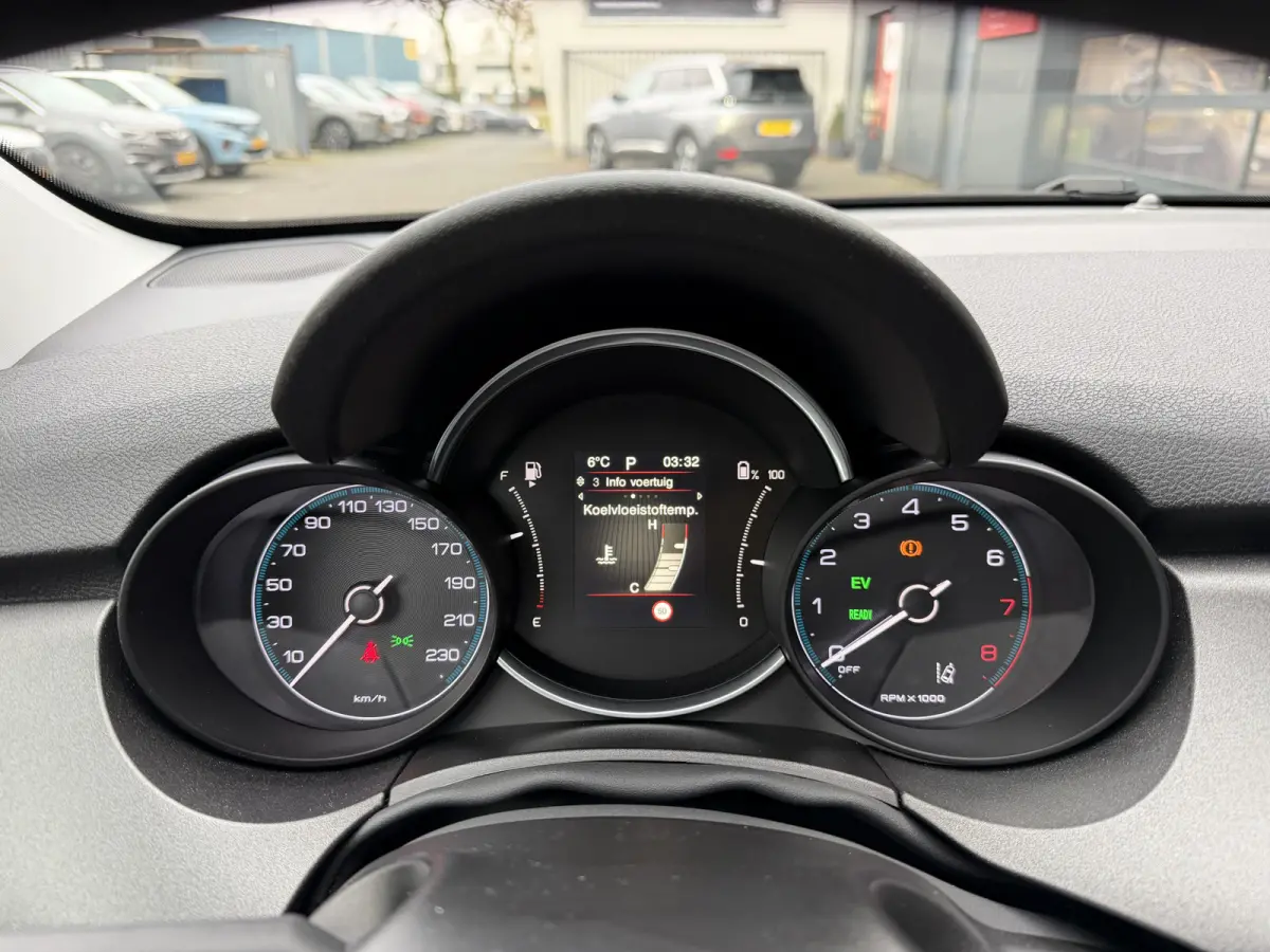 130pk Hybrid (Camera - LED - Navigatie via APP - Parkeersensoren V+A - Automatische Airco - 17")