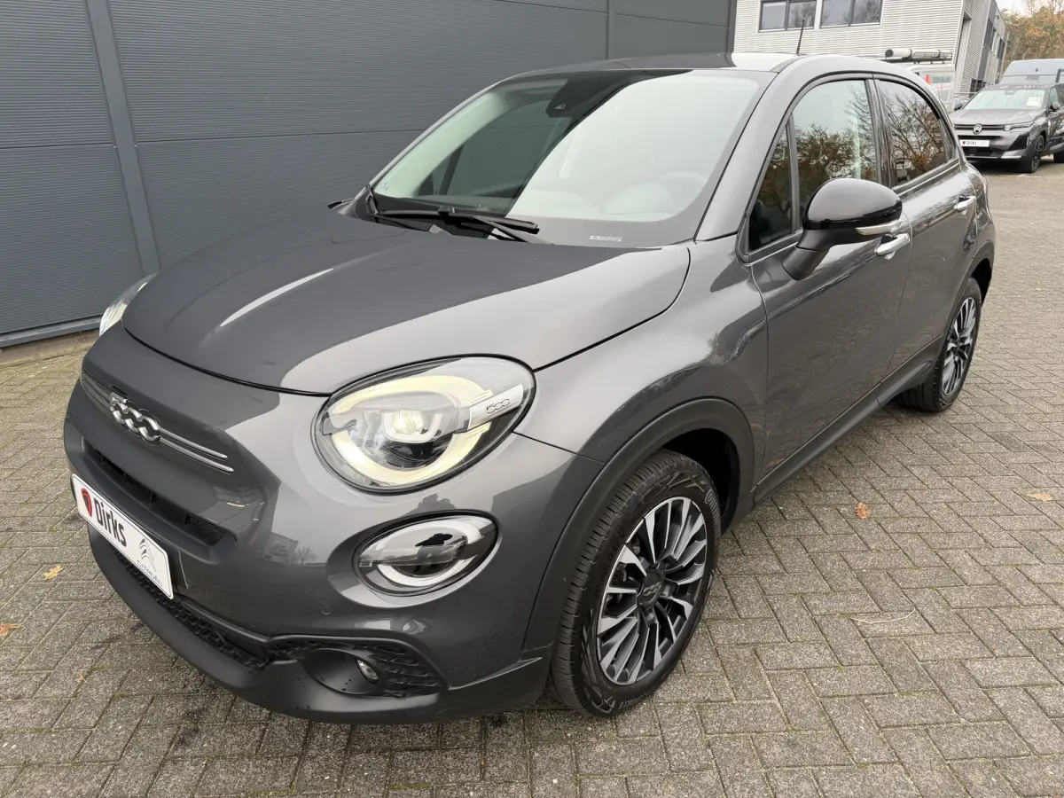 130pk Hybrid (Camera - LED - Navigatie via APP - Parkeersensoren V+A - Automatische Airco - 17")