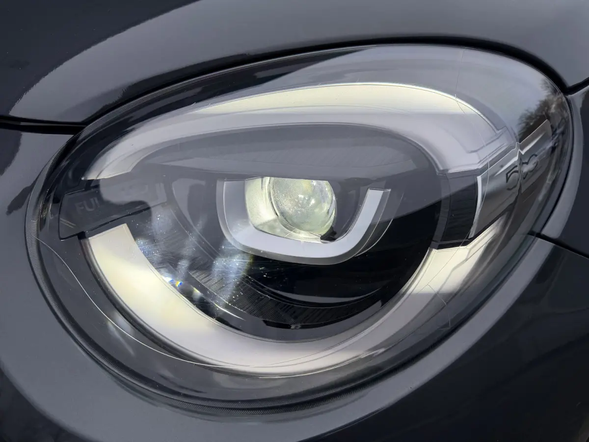 130pk Hybrid (Camera - LED - Navigatie via APP - Parkeersensoren V+A - Automatische Airco - 17")