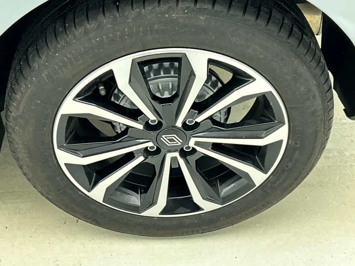 1.0 TCe 90 GPF techno PRIVATE LEASE vanaf € 434 pm*
