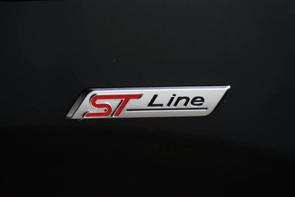 1.0 EcoBoost Hybrid ST Line Business, stoelv.