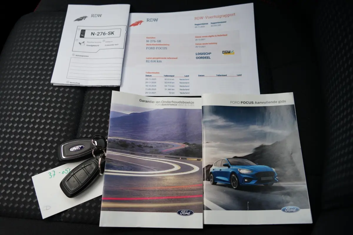 1.0 EcoBoost Hybrid ST Line Business, stoelv.