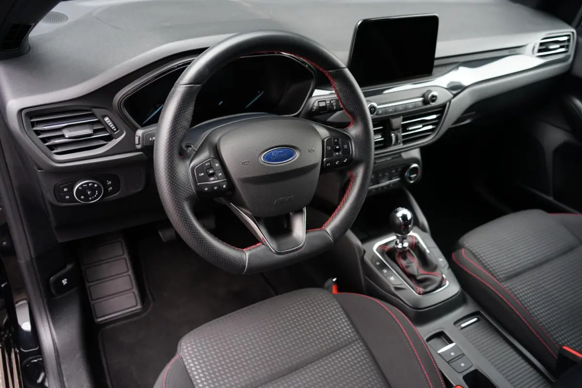 1.0 EcoBoost Hybrid ST Line Business, stoelv.
