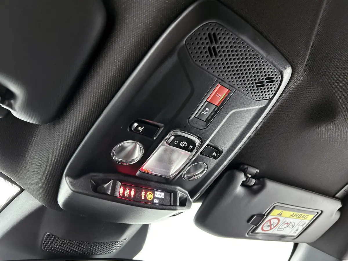 EV Business 54 kWh 156pk Automaat | 8 JAAR GARANTIE | NIEUW | SNEL LEVERBAAR | 3 Fase | Navigatie | Climate Control | Cruise Control | LED | Apple Carplay/Android Auto |