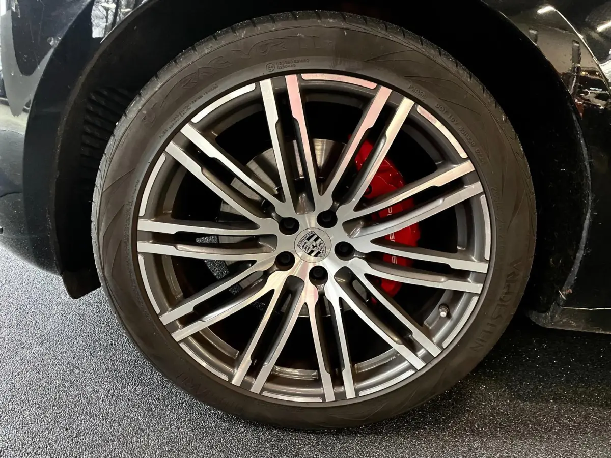 3.6 Turbo 400 PK-PANO-21"-AKRAPOVIC-SPORT CHRONO