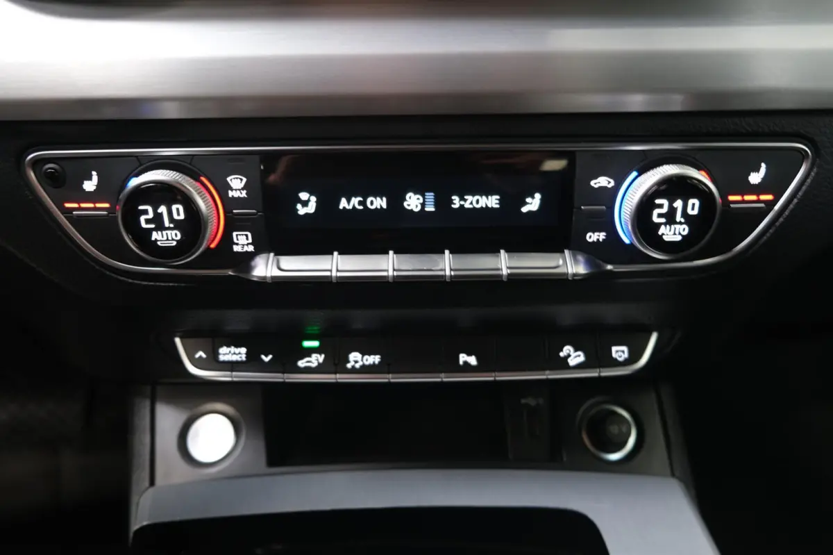50 TFSI e S edition 2x S-Line - Airco, Navi, Cruise, PDC, Trekhaak.