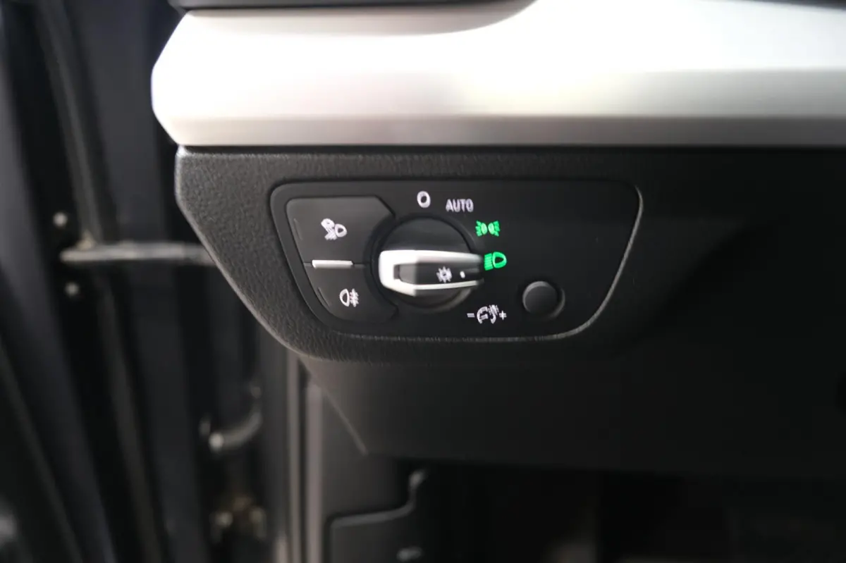 50 TFSI e S edition 2x S-Line - Airco, Navi, Cruise, PDC, Trekhaak.