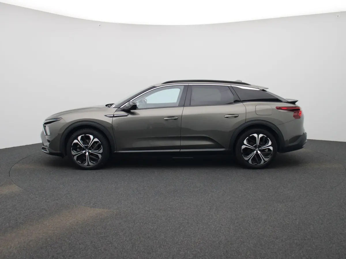 1.6 Plug-in Hybrid 180 Business Plus | 100% SOH | LEDEREN BEKLEDING | ACHTERUITRIJCAMERA | PARKEERSENSOREN | STUUR- EN STOELVERWARMING | APPLE CARPLAY / ANDRIOD AUTO | HEAD-UP DISPLAY |