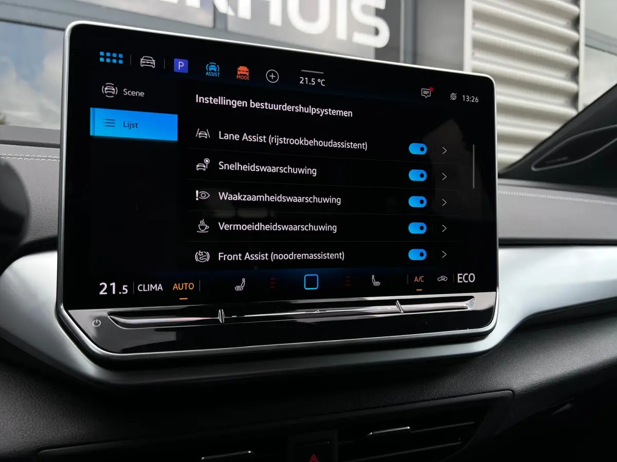 Pro Limited Edition | 'App-Connect' draadloze smartphone integratie | Achterbank in ongelijke delen neerklapbaar incl. middenarmsteun en doorlaadmogelijkheid | Afstandscontrolesysteem (Front