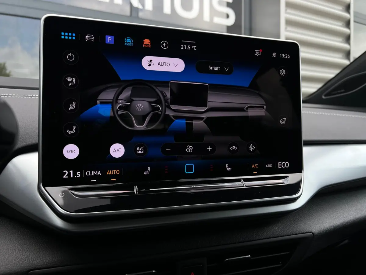 Pro Limited Edition | 'App-Connect' draadloze smartphone integratie | Achterbank in ongelijke delen neerklapbaar incl. middenarmsteun en doorlaadmogelijkheid | Afstandscontrolesysteem (Front