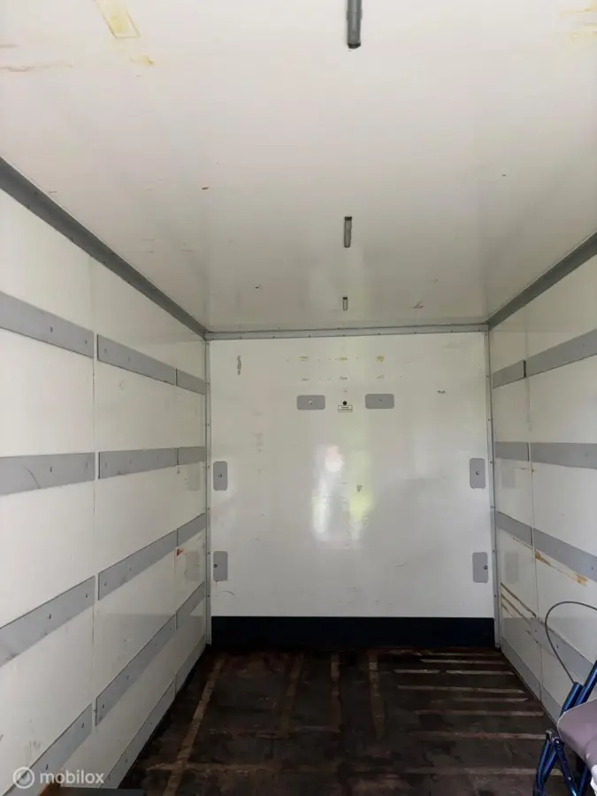 LOWLINER VERKOOPWAGEN FOODTRUCK LEASE € 249,- P/M bestel T35 2.3 dCi L3H2 Energy