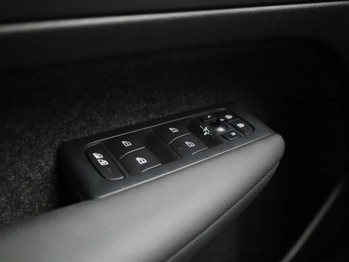 Extended Range Plus | Automaat | Virtual cockpit | Apple & Android Carplay | Parkeersensoren  | camera | Stoel & Stuurverwarming | Adaptieve Cruise Control | Elec. achterklep