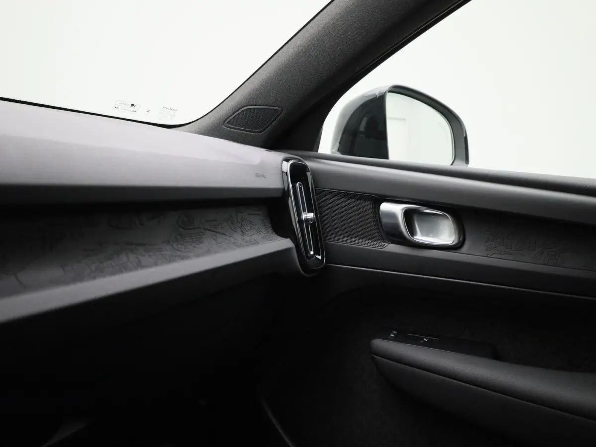 Extended Range Plus 250Pk | Google Navigatie | Apple & Android Carplay | Parkeersensoren Voor & Achter | Achteruitrijcamera | Stoel & Stuurverwarming | Adaptieve Cruise Control |