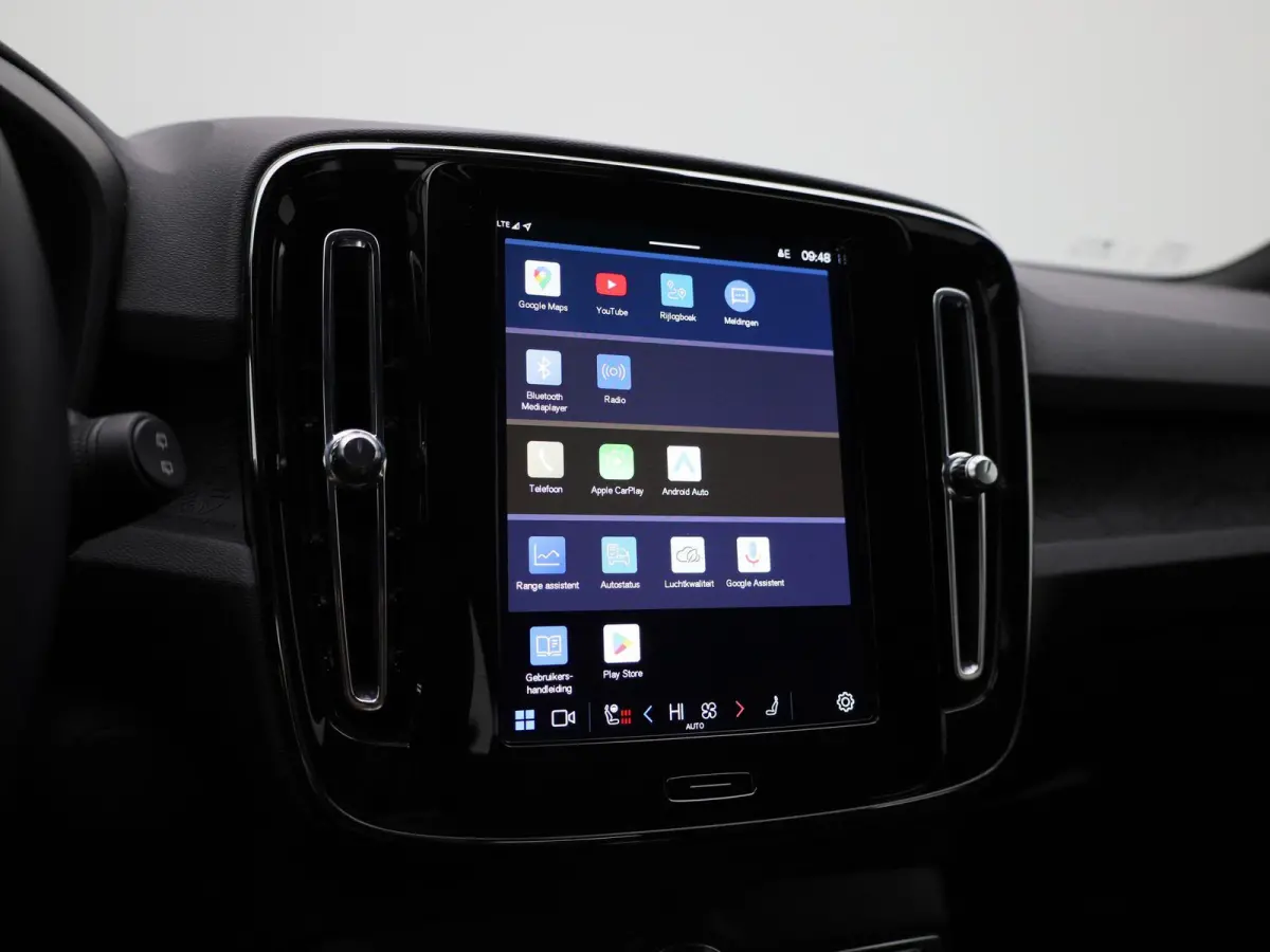 Extended Range Plus 250Pk | Google Navigatie | Apple & Android Carplay | Parkeersensoren Voor & Achter | Achteruitrijcamera | Stoel & Stuurverwarming | Adaptieve Cruise Control |