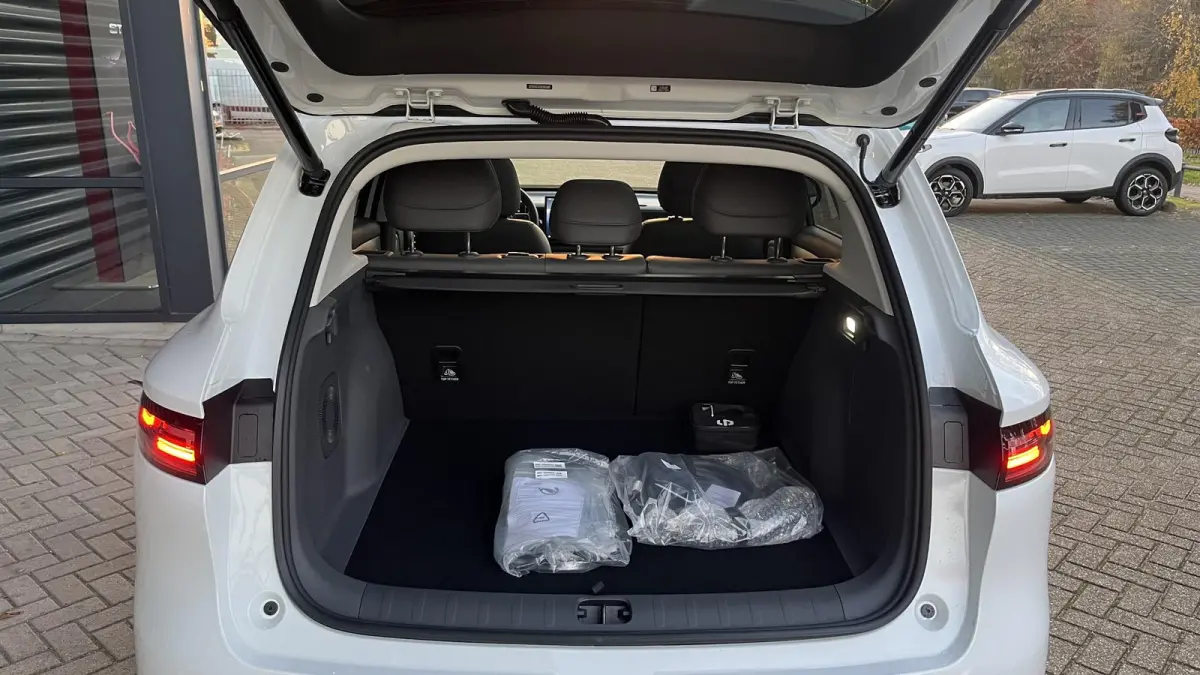 Design ProMax 67.1 kWh / Panoramadak / Leder /