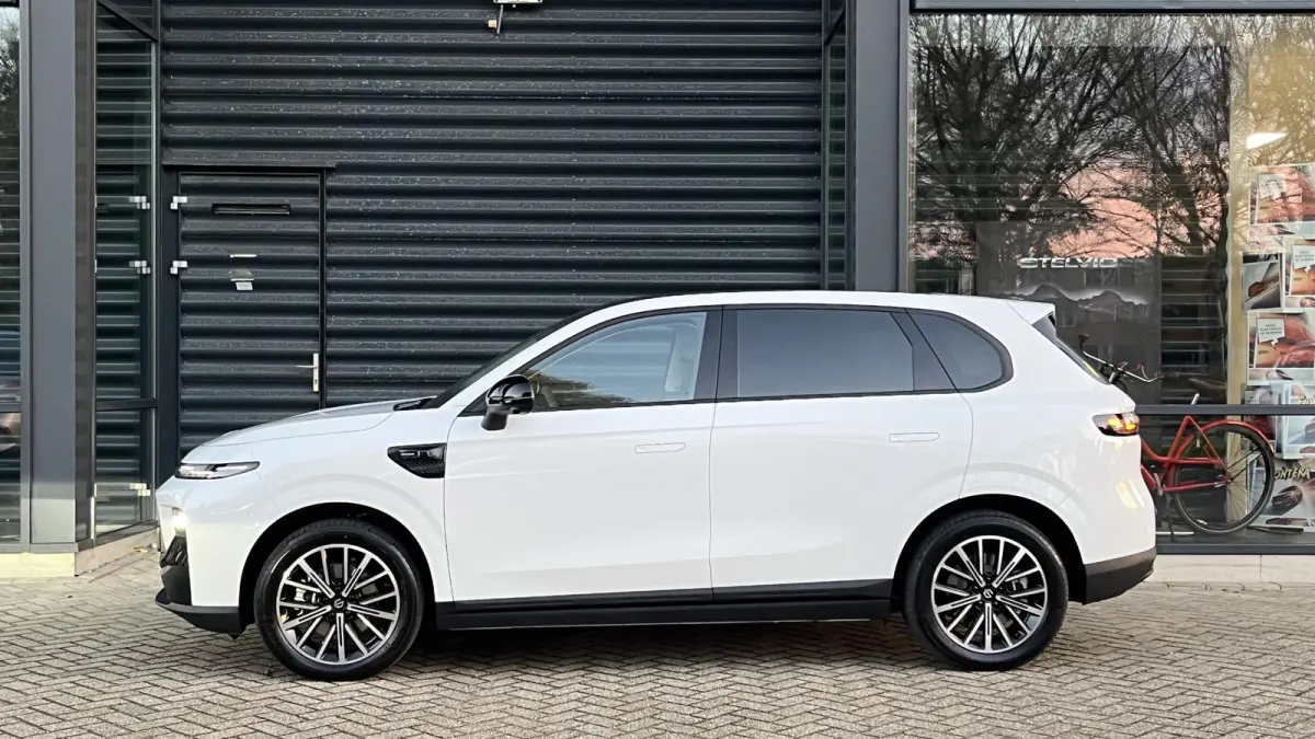 Design ProMax 67.1 kWh / Panoramadak / Leder /