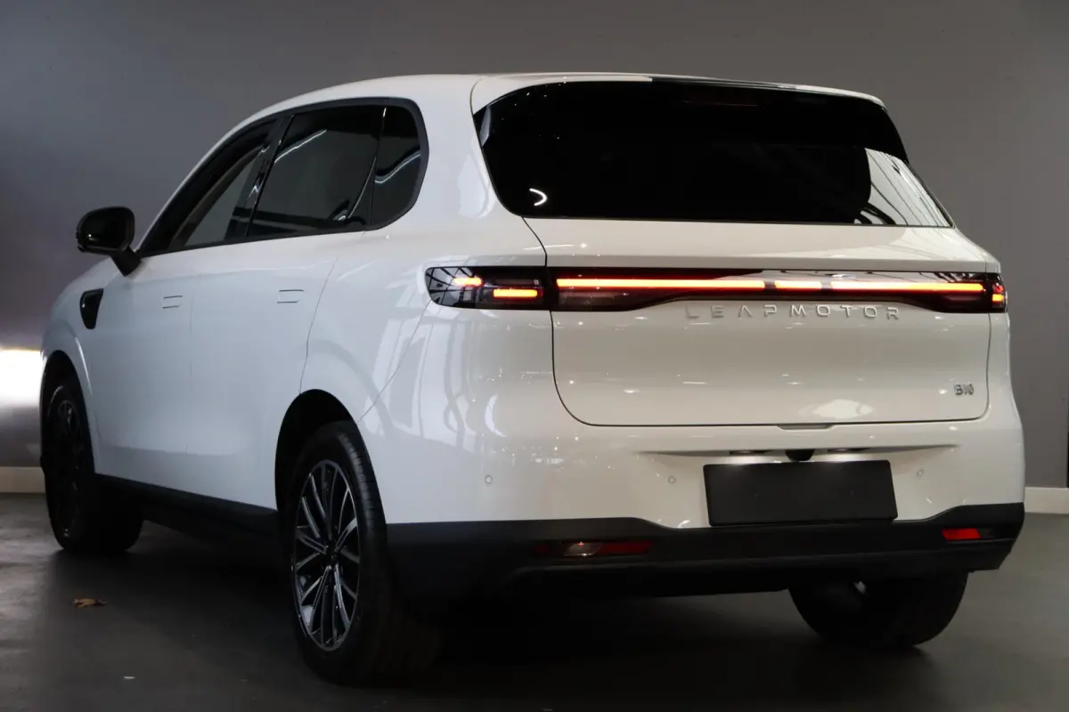 Design ProMax 67.1 kWh / Panoramadak / Leder /