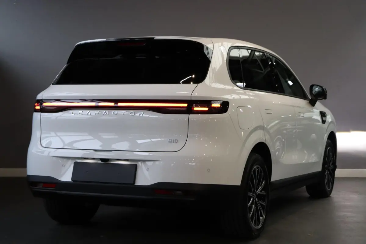 Design ProMax 67.1 kWh / Panoramadak / Leder /