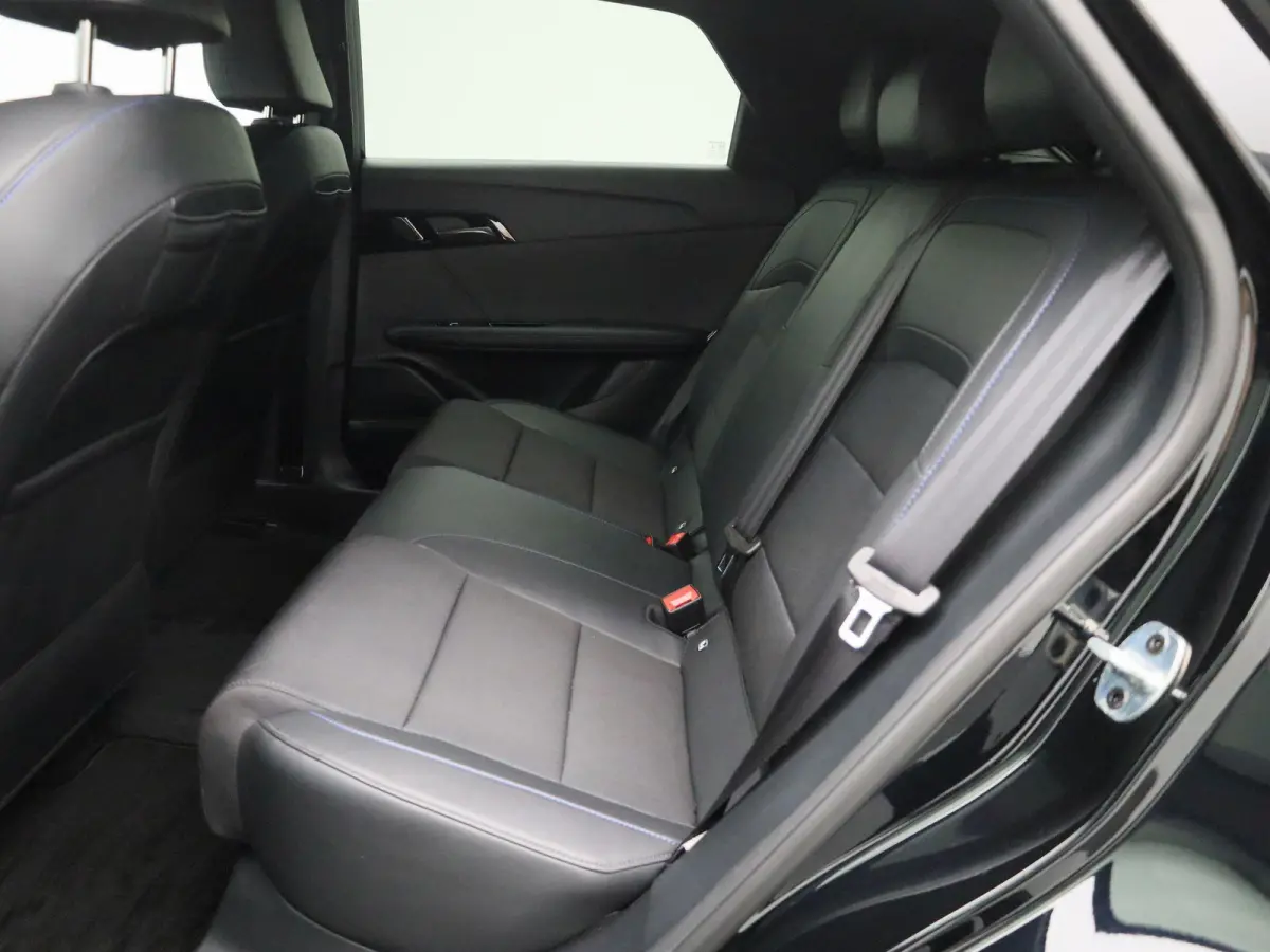 Long Range 64kWh Luxury | Navi | 360 Camera | Led Koplampen | Apple Carplay | Keyless Entry & Go |