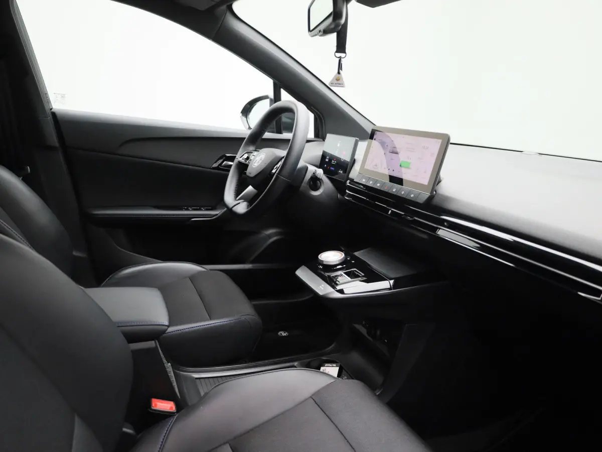 Long Range 64kWh Luxury | Navi | 360 Camera | Led Koplampen | Apple Carplay | Keyless Entry & Go |