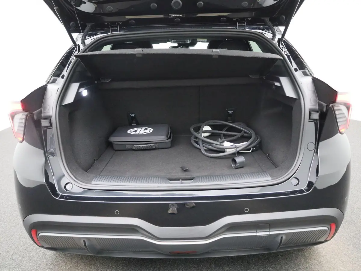 Long Range 64kWh Luxury | Navi | 360 Camera | Led Koplampen | Apple Carplay | Keyless Entry & Go |