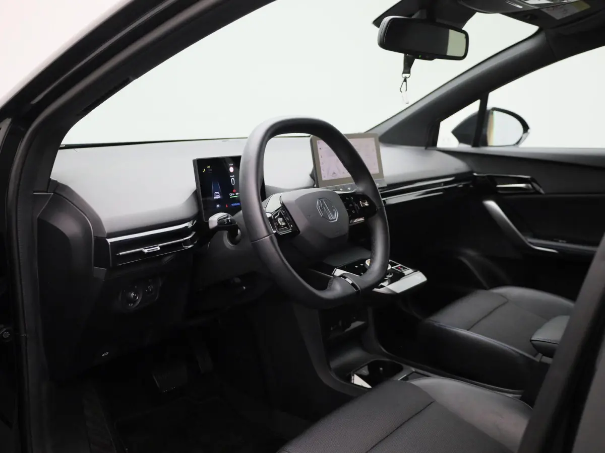Long Range 64kWh Luxury | Navi | 360 Camera | Led Koplampen | Apple Carplay | Keyless Entry & Go |