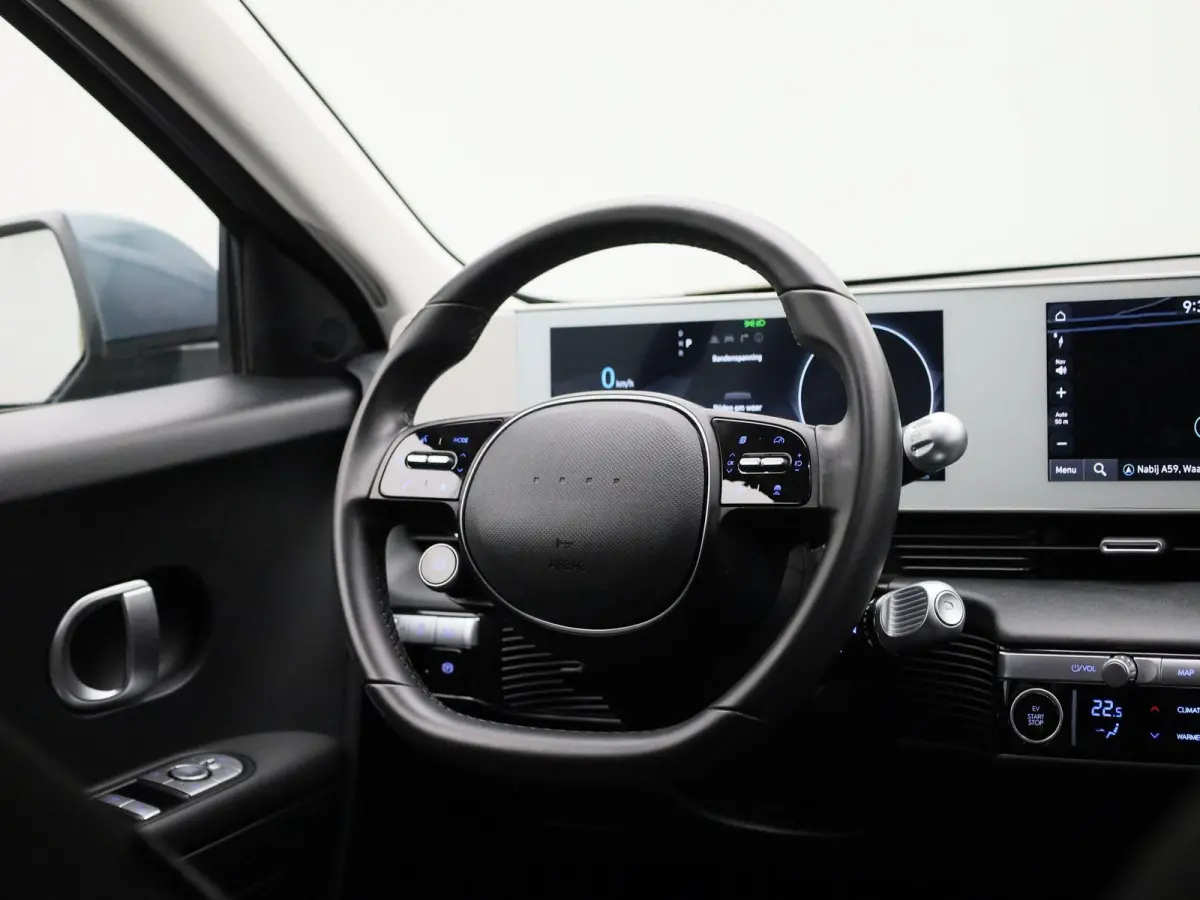 58kWh Core AUTOMAAT | ADAPTIEVE CRUISE | NAVIGATIE | CAMERA | APPLE CARPLAY | PDC | LMV | WINTERPAKKET | DAB | ELEKTRISCHE KOFFERKLEP |