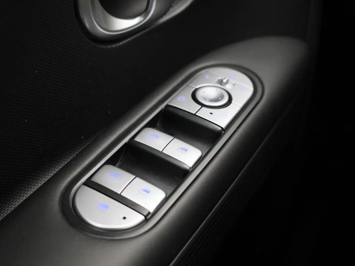 58kWh Core AUTOMAAT | ADAPTIEVE CRUISE | NAVIGATIE | CAMERA | APPLE CARPLAY | PDC | LMV | WINTERPAKKET | DAB | ELEKTRISCHE KOFFERKLEP |