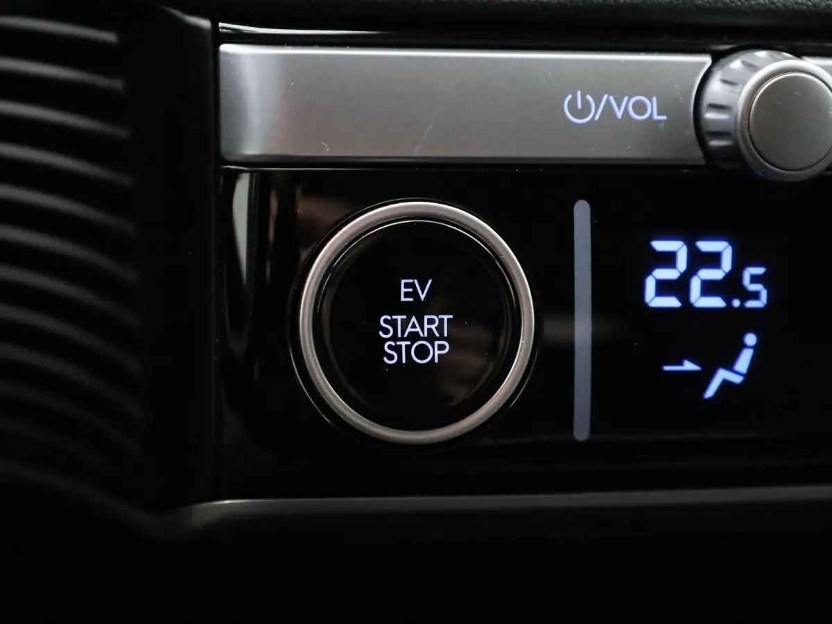 58kWh Core AUTOMAAT | ADAPTIEVE CRUISE | NAVIGATIE | CAMERA | APPLE CARPLAY | PDC | LMV | WINTERPAKKET | DAB | ELEKTRISCHE KOFFERKLEP |