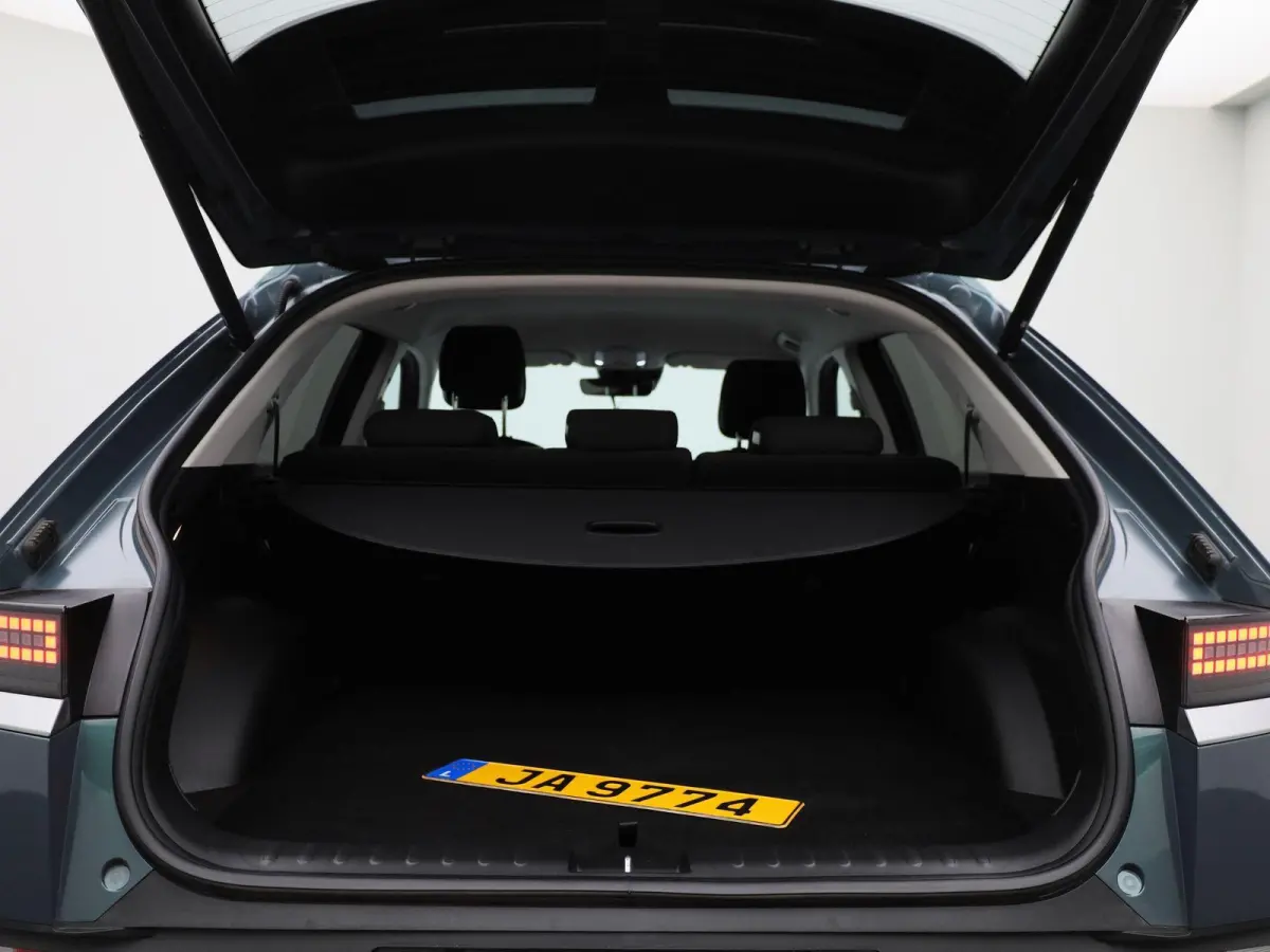 58kWh Core AUTOMAAT | ADAPTIEVE CRUISE | NAVIGATIE | CAMERA | APPLE CARPLAY | PDC | LMV | WINTERPAKKET | DAB | ELEKTRISCHE KOFFERKLEP |
