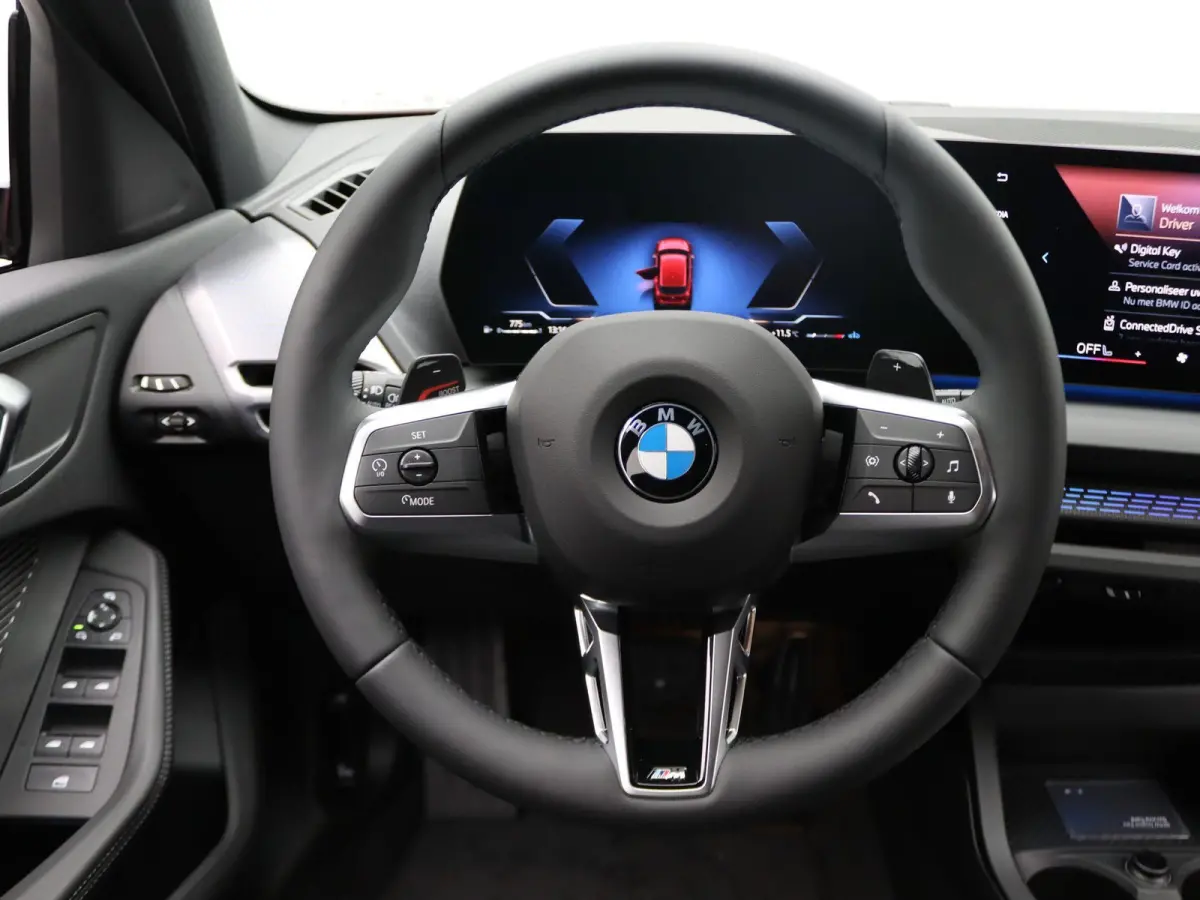 120 M Sportpakket Pro | Premium Pack | Achteruitrijcamera | Extra Getint Glas | Driving Assistant | 18''