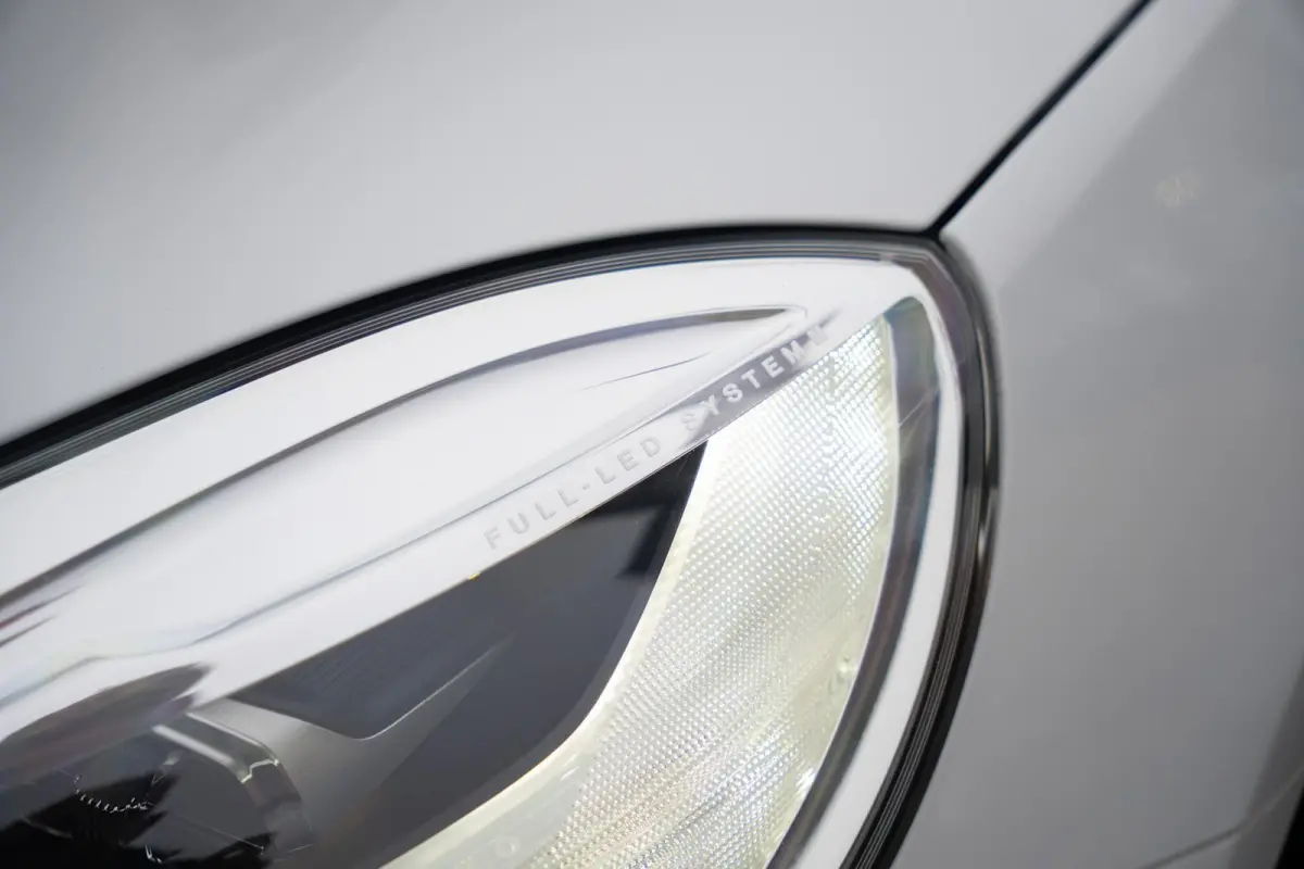 2.0 D3 R-Design Automaat|1ste Eig.|Org NL NAP|BTW Auto|Trekhaak|Full LED|Standkachel|Stoelverwarming
