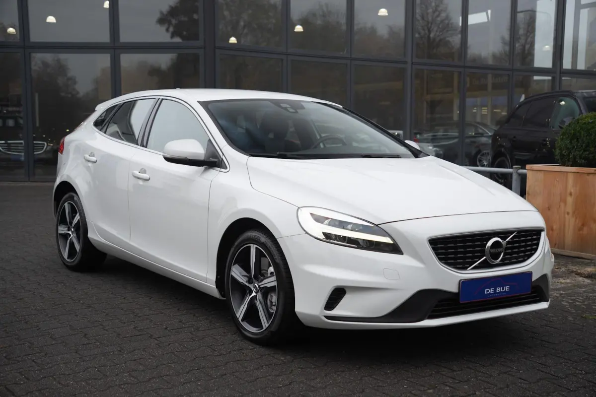 2.0 D3 R-Design Automaat|1ste Eig.|Org NL NAP|BTW Auto|Trekhaak|Full LED|Standkachel|Stoelverwarming