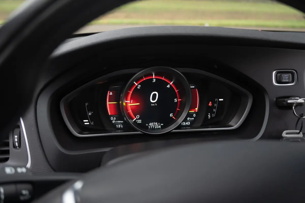 2.0 D3 R-Design Automaat|1ste Eig.|Org NL NAP|BTW Auto|Trekhaak|Full LED|Standkachel|Stoelverwarming
