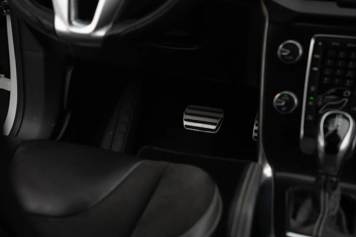 2.0 D3 R-Design Automaat|1ste Eig.|Org NL NAP|BTW Auto|Trekhaak|Full LED|Standkachel|Stoelverwarming