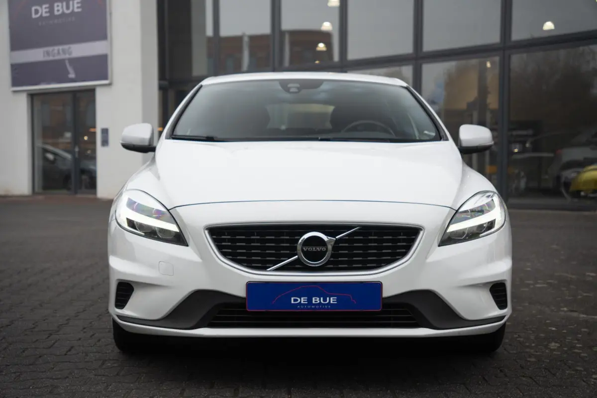 2.0 D3 R-Design Automaat|1ste Eig.|Org NL NAP|BTW Auto|Trekhaak|Full LED|Standkachel|Stoelverwarming