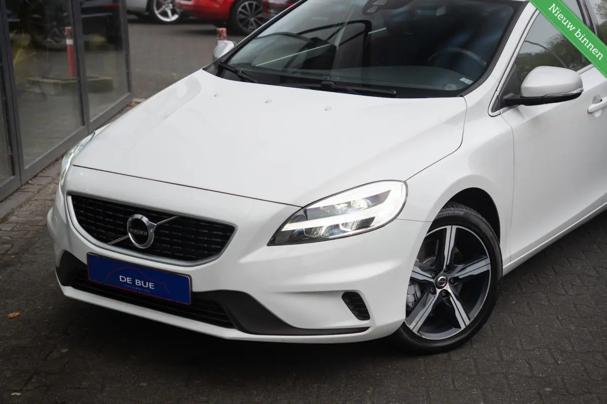 2.0 D3 R-Design Automaat|1ste Eig.|Org NL NAP|BTW Auto|Trekhaak|Full LED|Standkachel|Stoelverwarming
