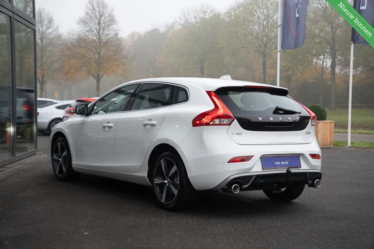 2.0 D3 R-Design Automaat|1ste Eig.|Org NL NAP|BTW Auto|Trekhaak|Full LED|Standkachel|Stoelverwarming