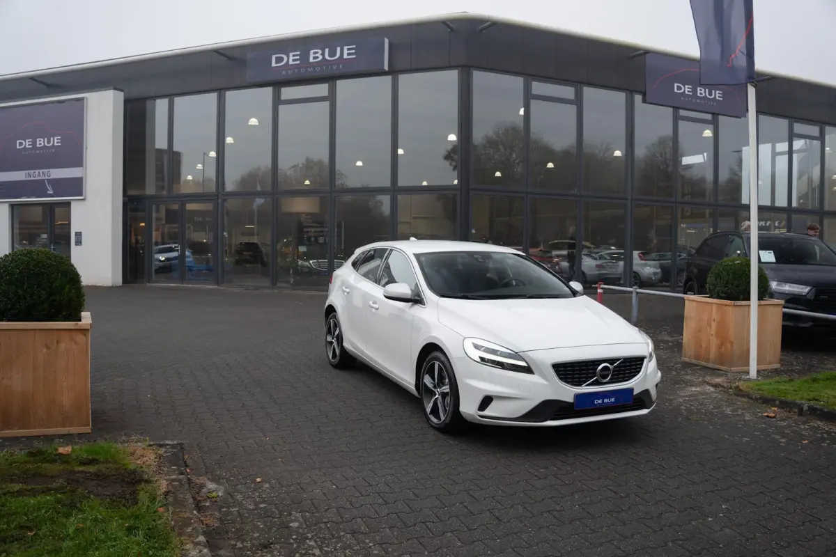 2.0 D3 R-Design Automaat|1ste Eig.|Org NL NAP|BTW Auto|Trekhaak|Full LED|Standkachel|Stoelverwarming
