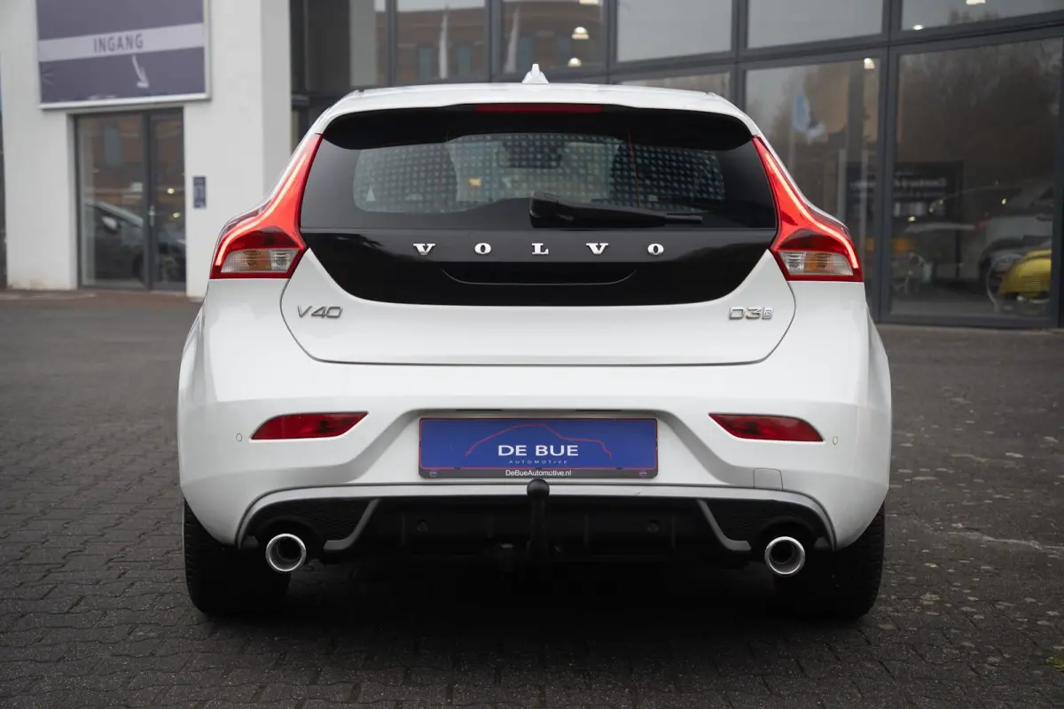 2.0 D3 R-Design Automaat|1ste Eig.|Org NL NAP|BTW Auto|Trekhaak|Full LED|Standkachel|Stoelverwarming