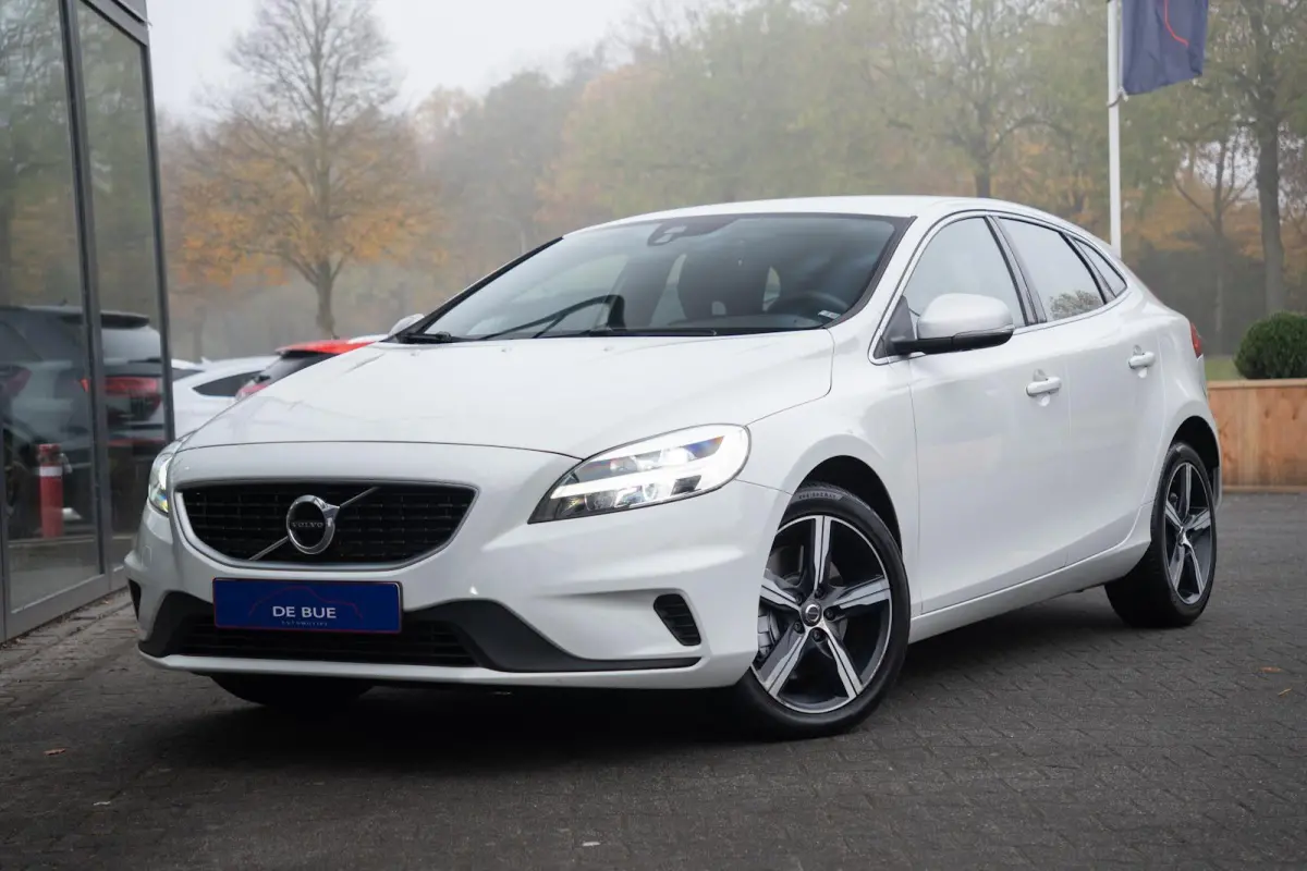 2.0 D3 R-Design Automaat|1ste Eig.|Org NL NAP|BTW Auto|Trekhaak|Full LED|Standkachel|Stoelverwarming