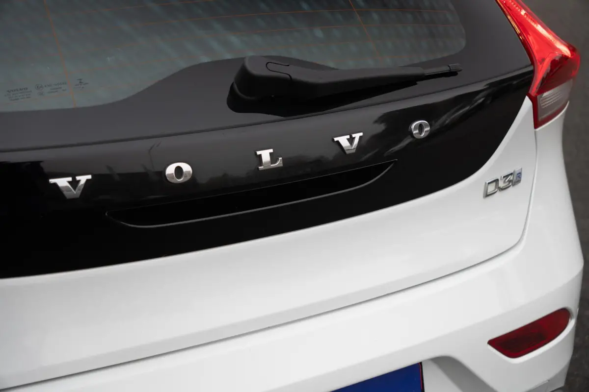 2.0 D3 R-Design Automaat|1ste Eig.|Org NL NAP|BTW Auto|Trekhaak|Full LED|Standkachel|Stoelverwarming