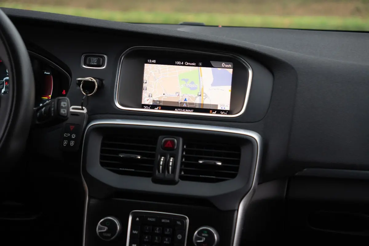 2.0 D3 R-Design Automaat|1ste Eig.|Org NL NAP|BTW Auto|Trekhaak|Full LED|Standkachel|Stoelverwarming