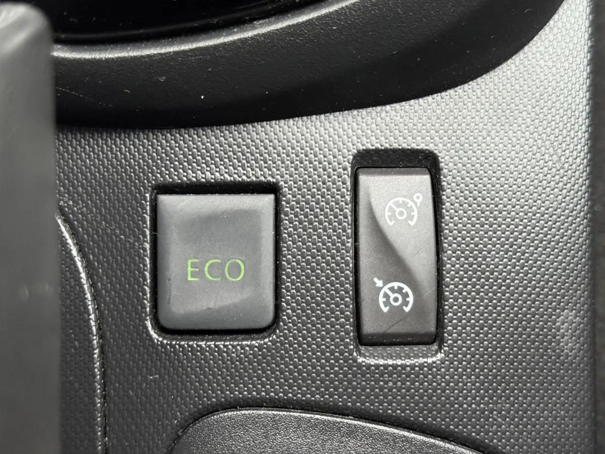 1.2 TCe Xmod 1e Eigenaar,Trekhaak,Camera,Navi,Stoelverw,Keyless,Halfleder,Lm velgen,120pk,Automaat,Pdc,Apk tot 03-2027
